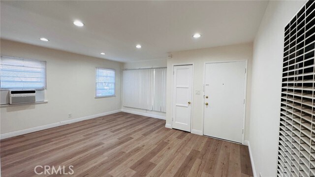 Foto del edificio - 827 W Walnut Ave