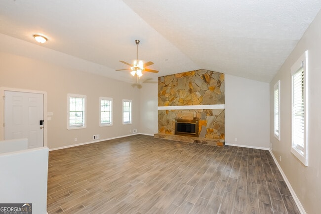 Building Photo - 418 Hearth Pl NW