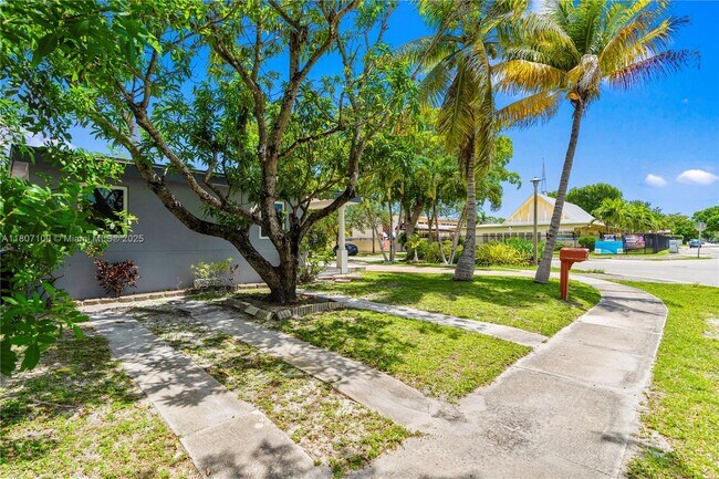 Foto del edificio - 205 NW 128th St
