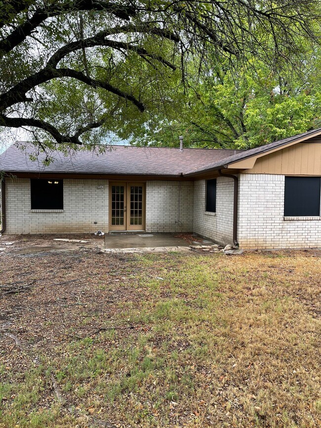 Parte trasera de la casa - 3008 Longleaf Dr