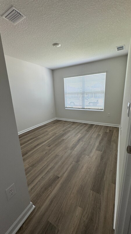 Foto del edificio - 6321 Firefly Dr