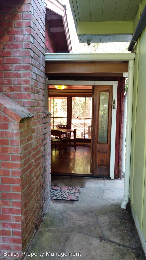 Foto del edificio - 233 Fall Creek Dr