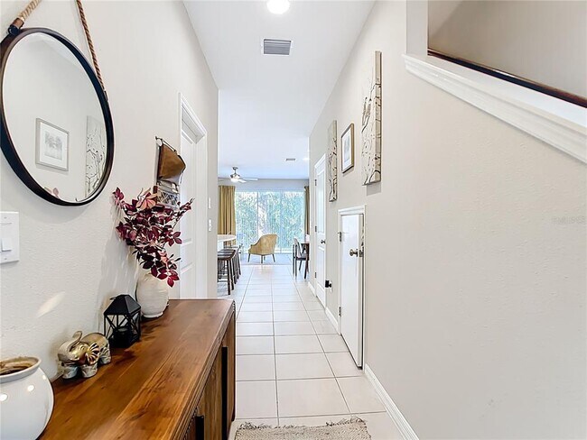 Building Photo - 10525 Oakside Dr