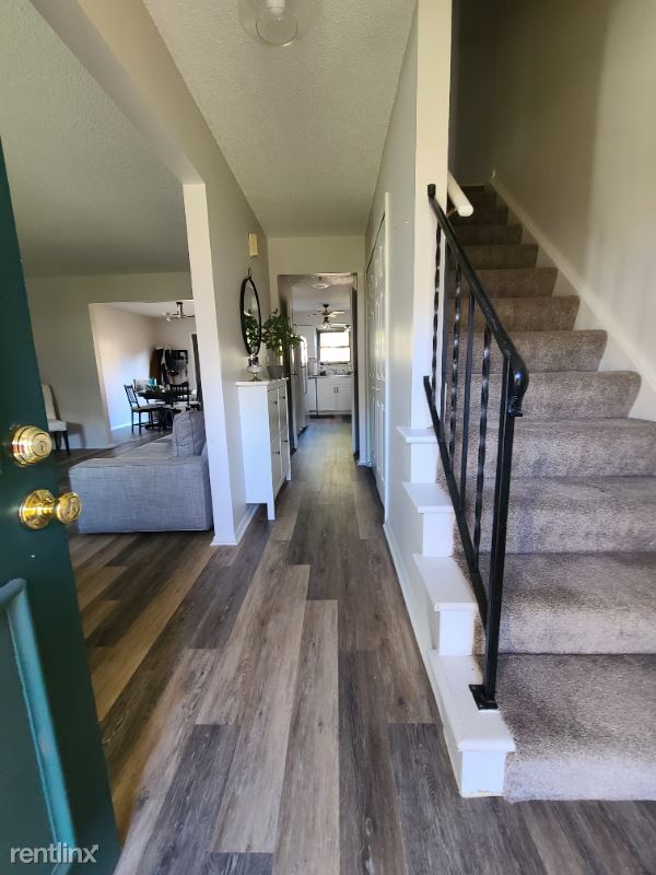 Building Photo - 2 br, 1.5 bath Condo - 6176 Stornoway Dr S