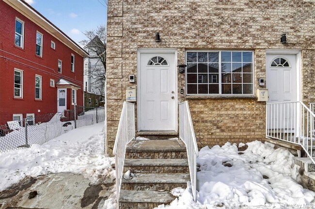 Foto del edificio - 4297 Kepler Ave