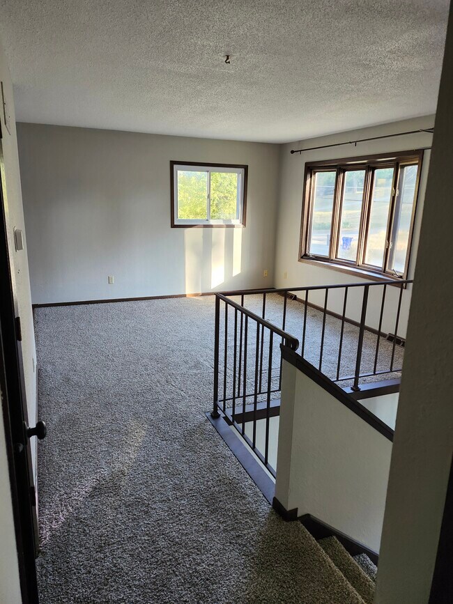 Livingroom - 1674 Valley Street Northwest