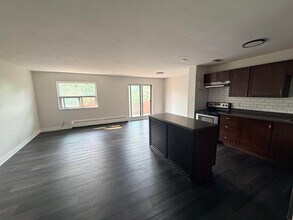 Building Photo - 20 Bradmon Dr