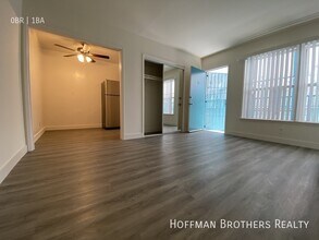 Building Photo - 1210 N Berendo St