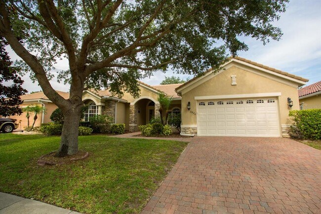 Building Photo - 3876 Shoreview Dr