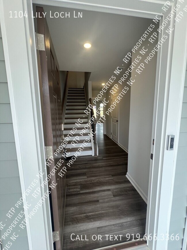 Building Photo - 1104 Lily Loch Ln