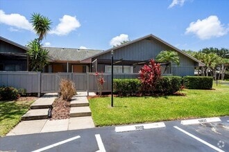 Building Photo - 3902 NW Cinnamon Tree Cir