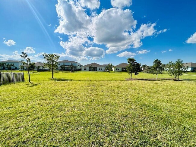 Photo - 1079 Haywagon Trl House