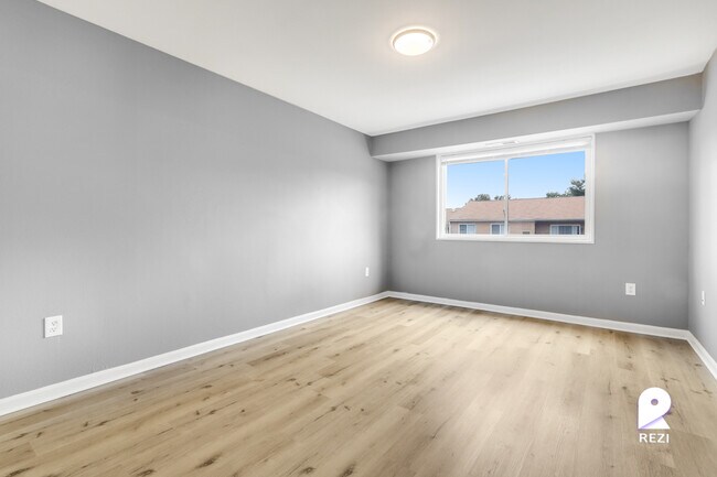 Foto del edificio - 6581 Hil-Mar Dr