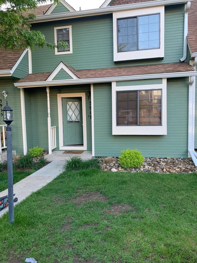 3917 Berkley Ct, Colorado Springs, CO 80906 Townhome Rentals in