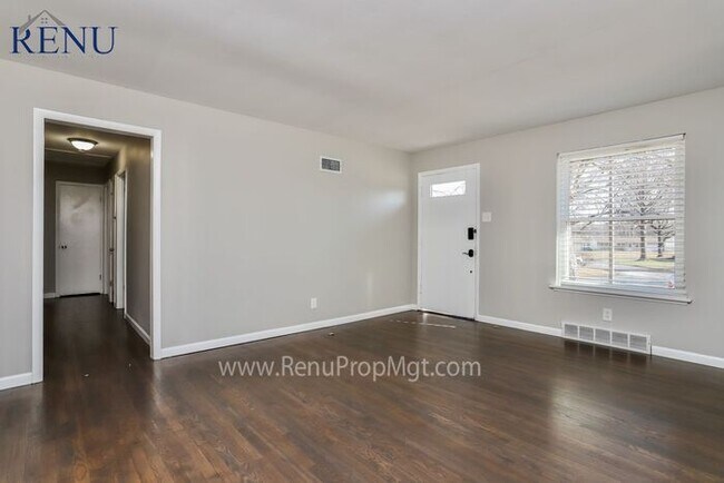 Foto del edificio - Available Now!