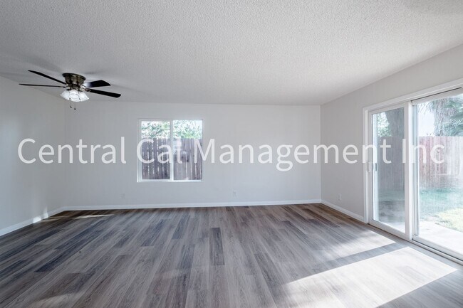 Foto del edificio - 4621 Auburn St