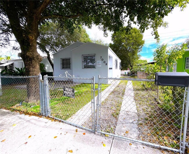 Building Photo - 7009 NW 5th Ave