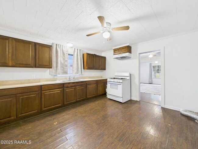 Foto del edificio - 9123 Cameron St