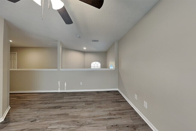 Foto del edificio - 15142 Red Cedar Cove Ln
