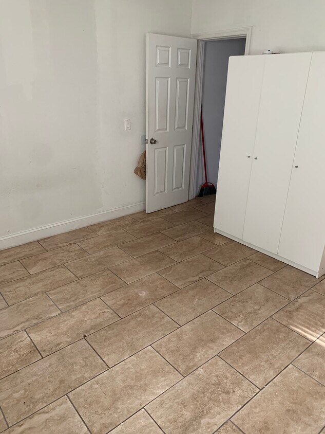 Primary Photo - 1508 N Madison Ave