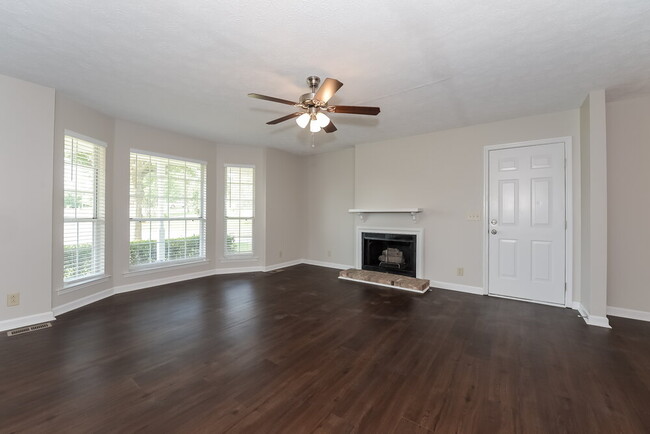 Building Photo - 1005 Waters Edge Cir