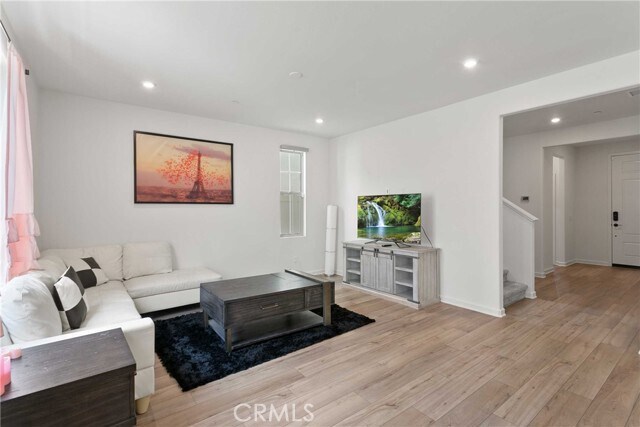 Foto del edificio - 460 W Buttercup Ln