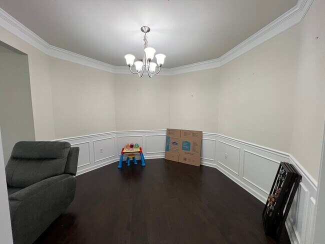 Foto del edificio - 90 Trotter Rd