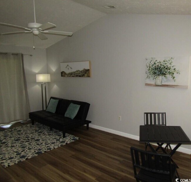 Foto del edificio - 4103 Pinehurst Cir
