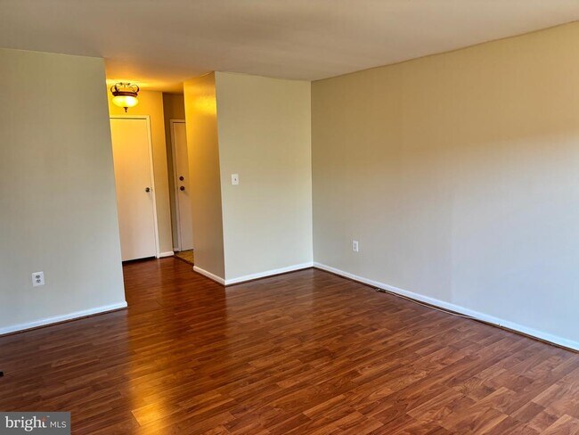 Foto del edificio - 6966 Hanover Pkwy