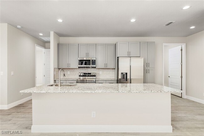 Building Photo - 310 Ivanhoe Ave
