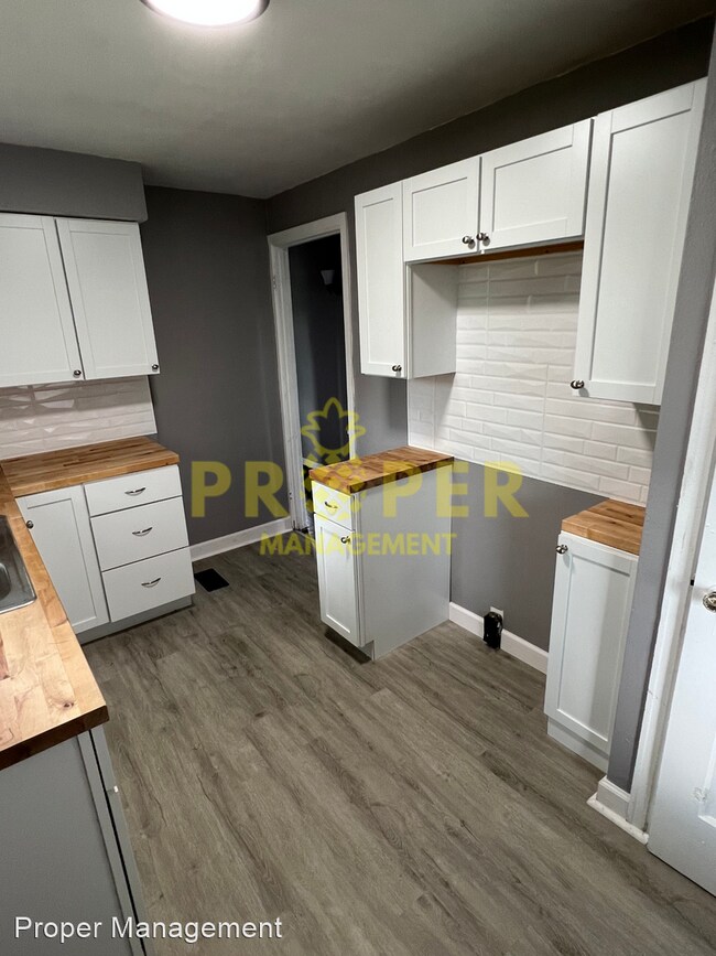 Building Photo - 3 br, 1 bath House - 440 Harriet St