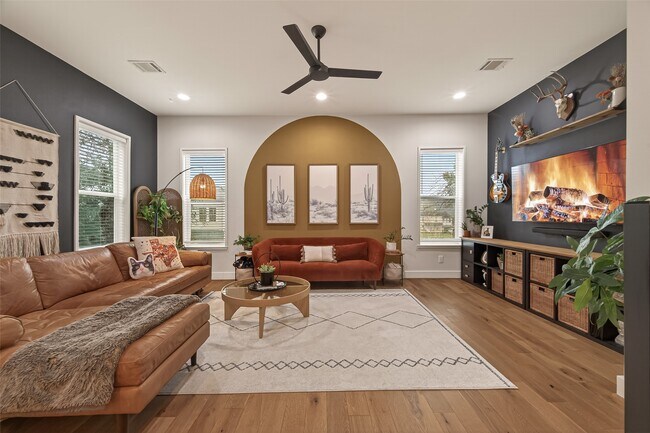 Foto del edificio - 1113 W 15th 1/2 St