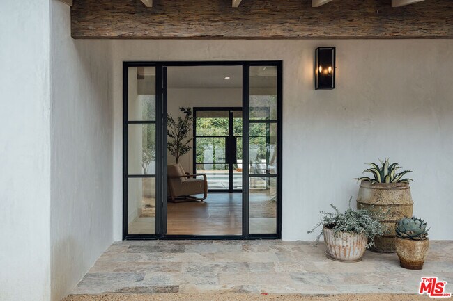 Building Photo - 1560 S Calle Palo Fierro