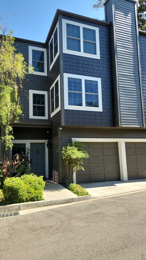 Foto principal - 52 Holmes Dr
