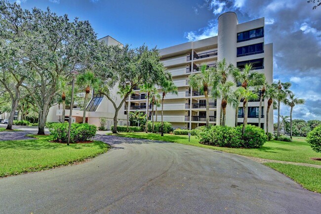 Foto del edificio - 6420 Boca Del Mar Dr