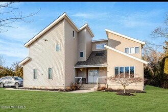 Building Photo - 28 Musket Ln