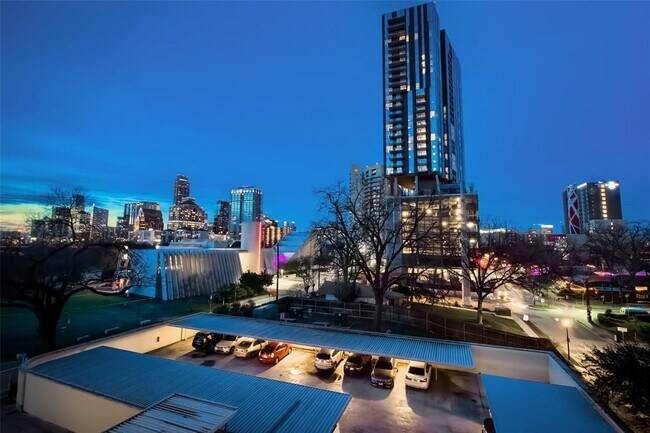 Foto del edificio - 54 Rainey St