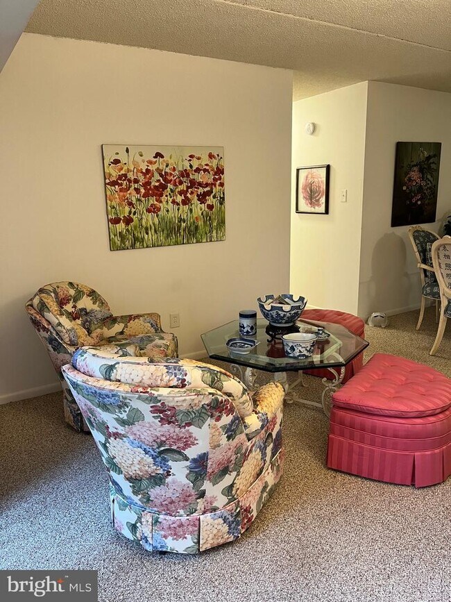 Foto del edificio - 2308 Pond View Dr