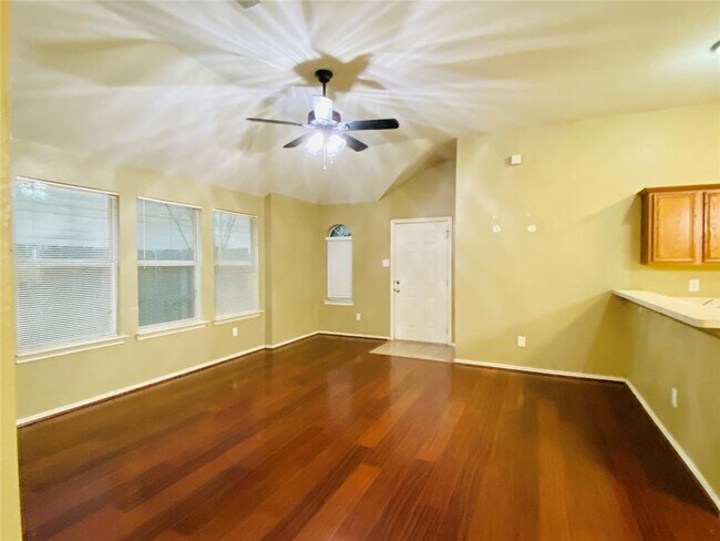 Foto del edificio - 158 Big Thicket Dr