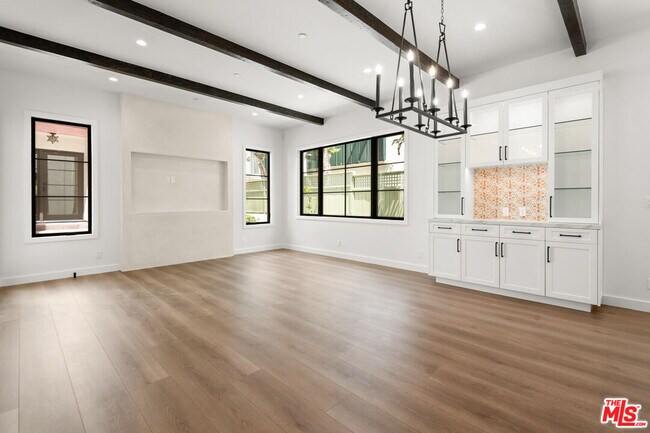 Foto del edificio - 930 Lincoln Blvd