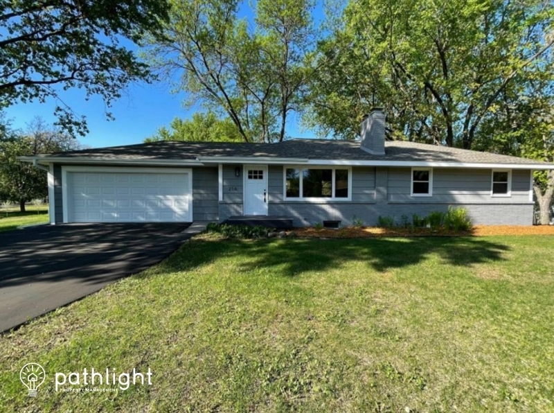 Primary Photo - 216 Hawes Ave