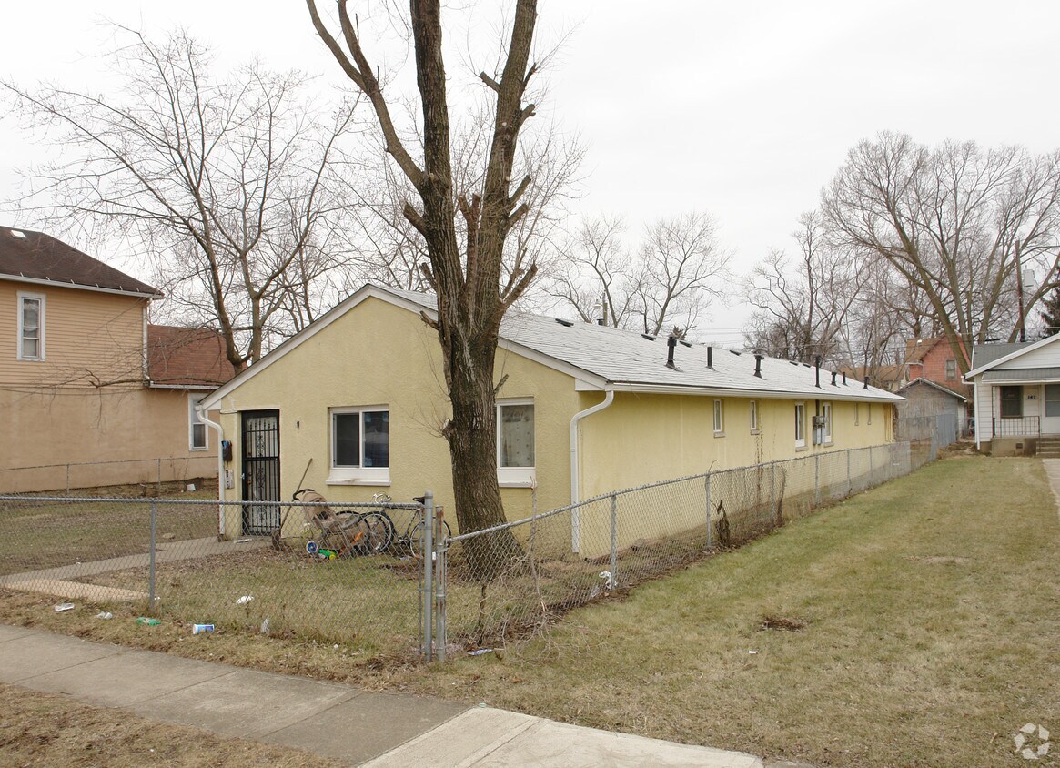 Building Photo - 137-143 Stevens Ave
