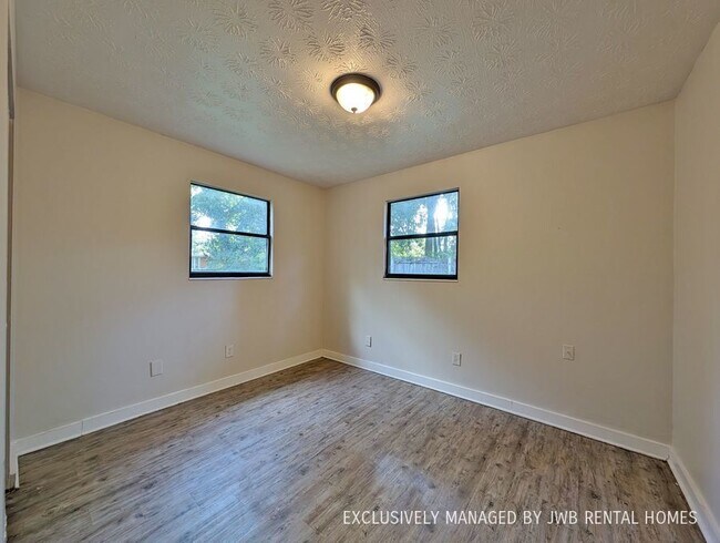 Foto del edificio - 7363 Melvin Rd