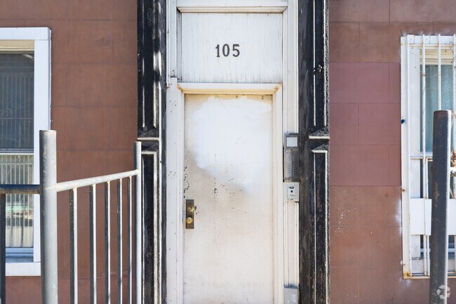 Building Photo - 105 4th Ave