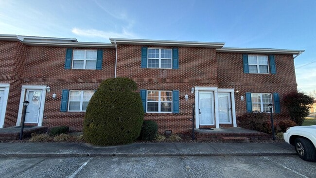 Building Photo - 23 Lexington Ct