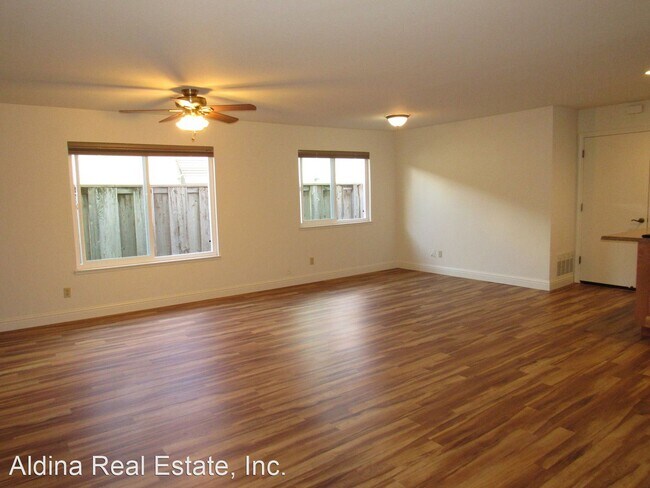 Building Photo - 2 br, 2 bath House - 458 Cloudview Dr.