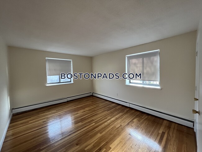 Foto del edificio - 122 Dustin St