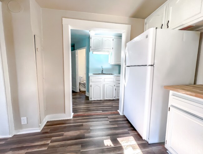 Foto del edificio - 724 Haines Ave