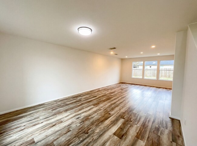 Foto del edificio - 1910 Tommy Ln