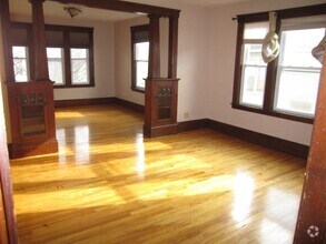 Building Photo - 216 Ingleside Ave